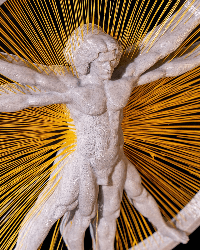Homme de Vitruve en suspension